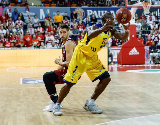 场内外随处 场内外随处