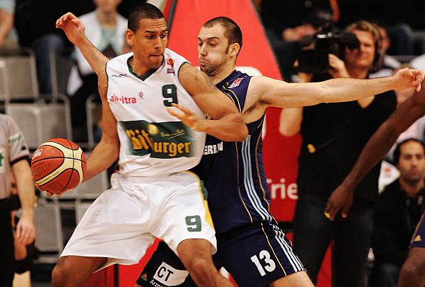 相比之下 相比之下