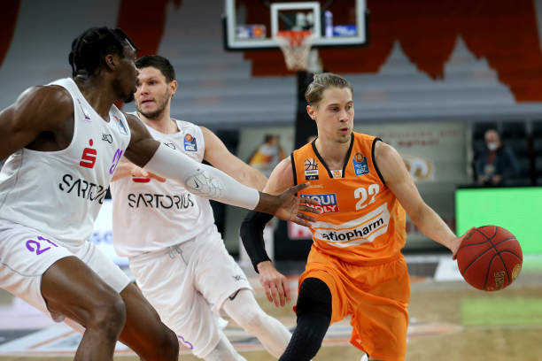 现出了强劲 现出了强劲