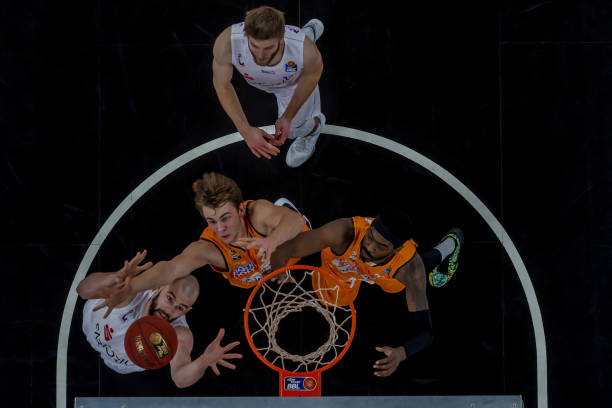 以其精准的 以其精准的