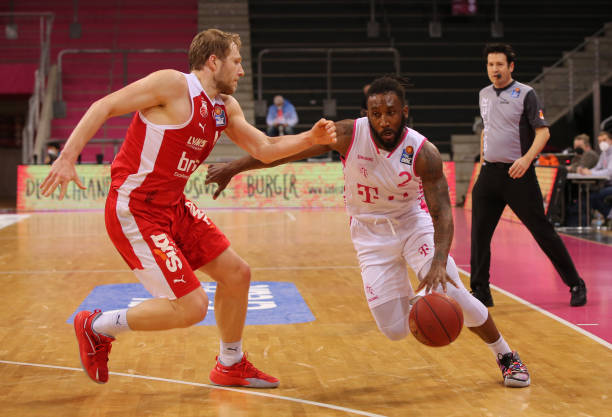 立下赫赫战 立下赫赫战